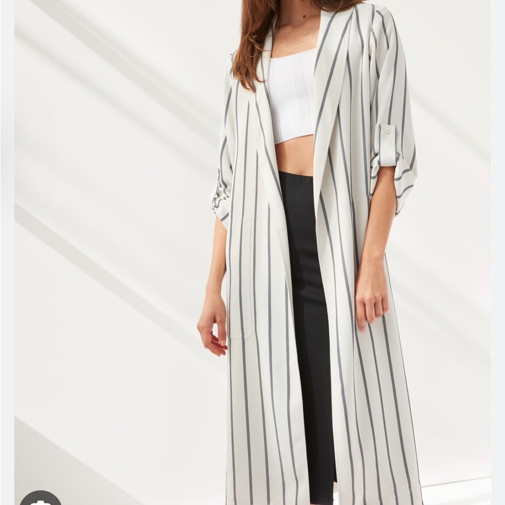 Aritzia Babaton Kathlo Blazer/ Robe - Picture 3 of 3